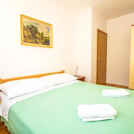 Bozica With Terrace Apartment *