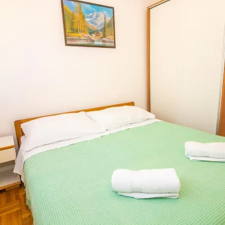 Apartment Bozica With Terrace Baska (Krk)